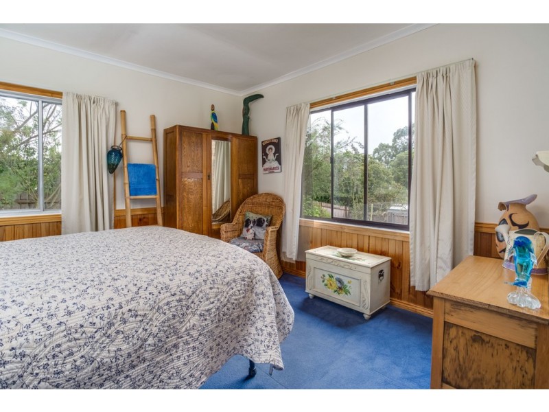 4 Nairana Street, Gravelly Beach TAS 7276