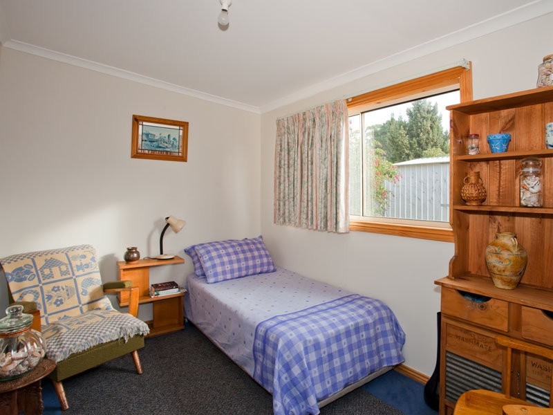 4 Nairana Street, Gravelly Beach TAS 7276