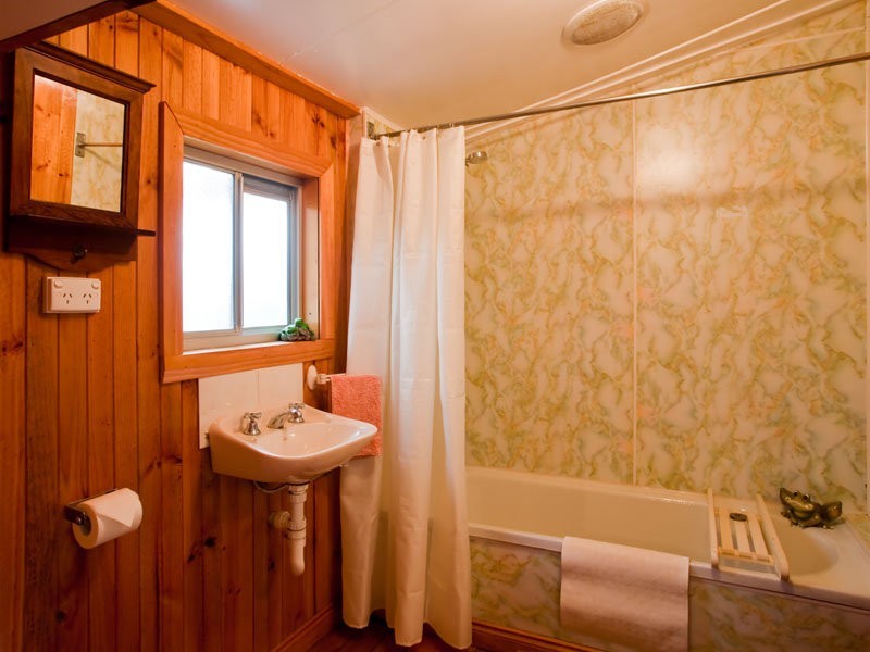 4 Nairana Street, Gravelly Beach TAS 7276