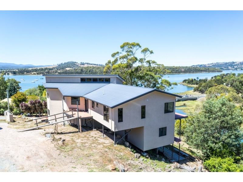 5 Old Coach Road, Gravelly Beach TAS 7276