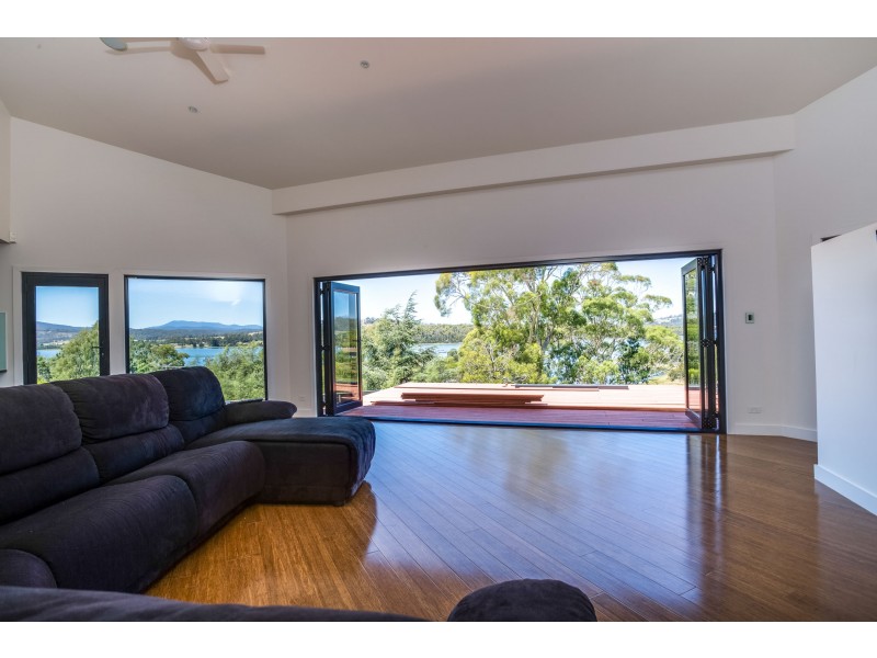 5 Old Coach Road, Gravelly Beach TAS 7276