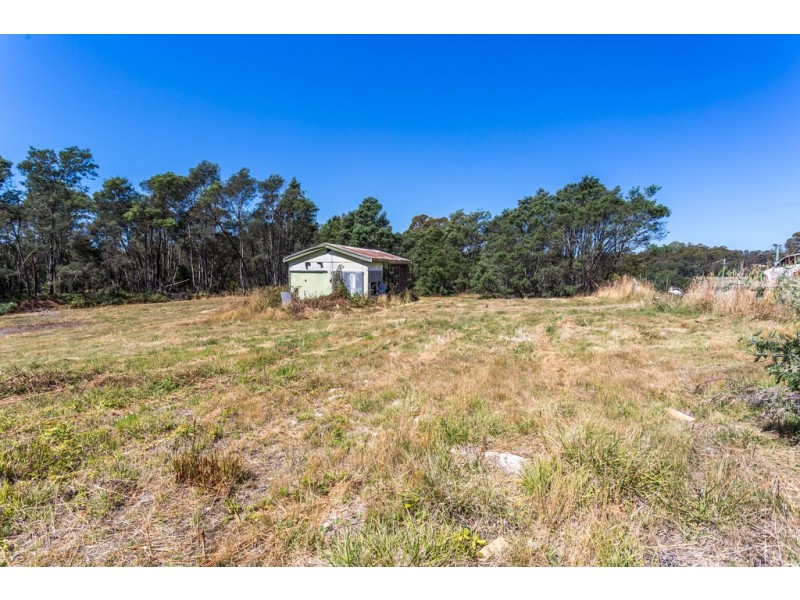 8 Weld Street, Beaconsfield TAS 7270