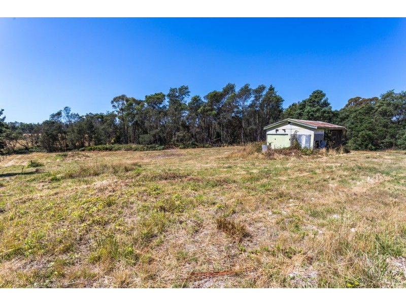 8 Weld Street, Beaconsfield TAS 7270