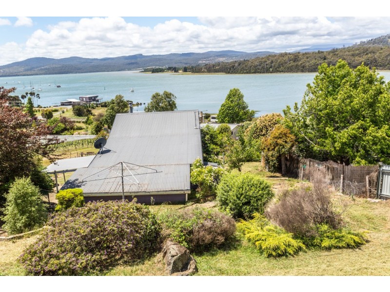 137 Gravelly Beach Road, Blackwall TAS 7275