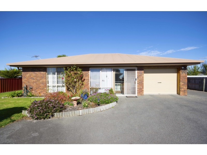 2/15 Beatty Street, Beauty Point TAS 7270