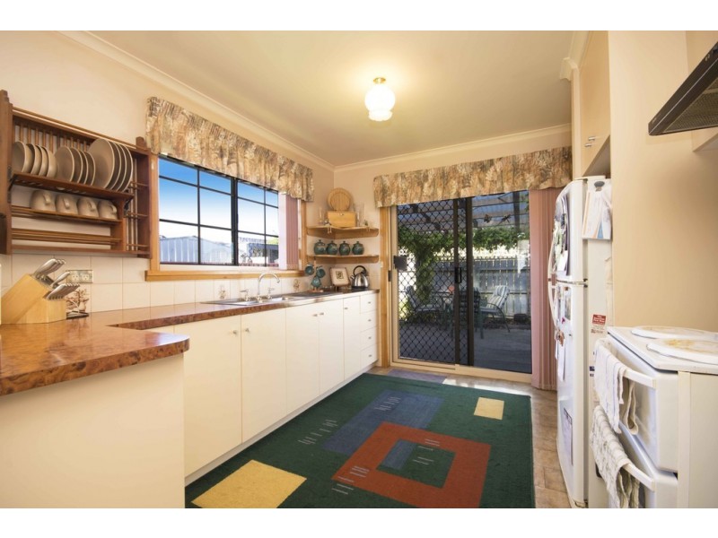 2/15 Beatty Street, Beauty Point TAS 7270