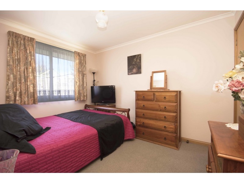 2/15 Beatty Street, Beauty Point TAS 7270