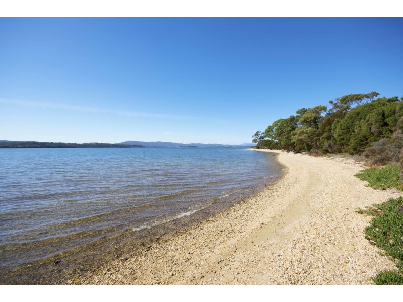 2/15 Beatty Street, Beauty Point TAS 7270