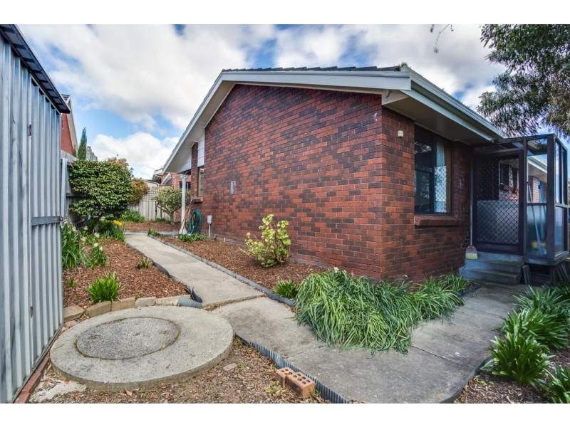 Unit 2/4 Glyndon Court, Norwood TAS 7250