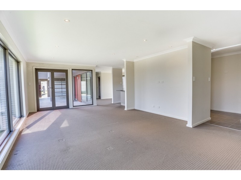 16 Quarantine Road, Kings Meadows TAS 7249