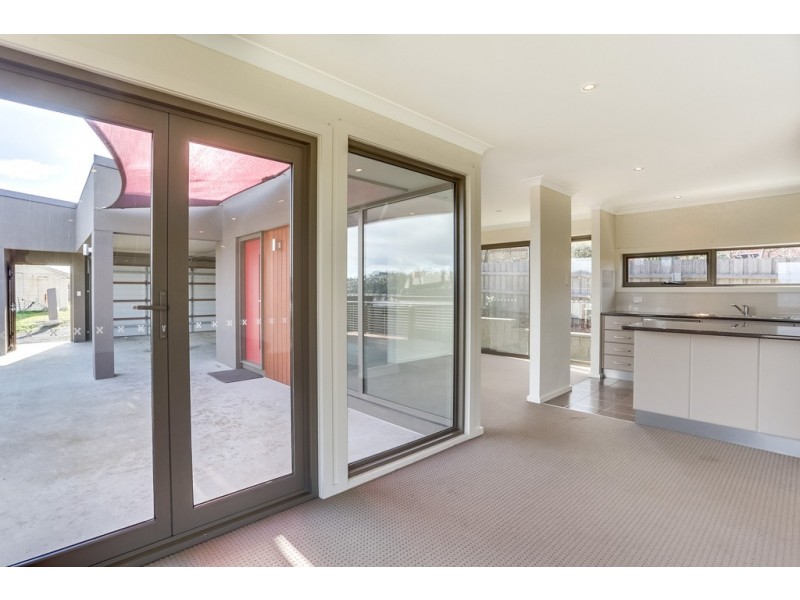 16 Quarantine Road, Kings Meadows TAS 7249