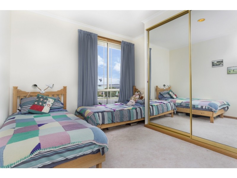 4 Picasso Place, Newnham TAS 7248
