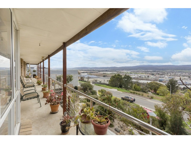 35 Floreat Crescent, Trevallyn TAS 7250