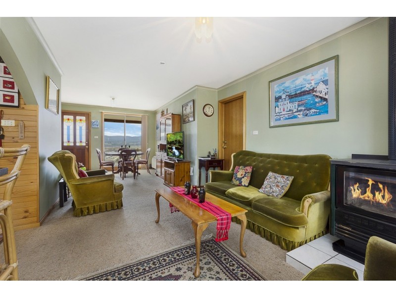 35 Floreat Crescent, Trevallyn TAS 7250