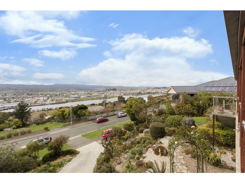 35 Floreat Crescent, Trevallyn TAS 7250