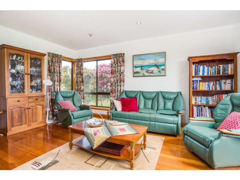 5 Taree Crescent, Gravelly Beach TAS 7276
