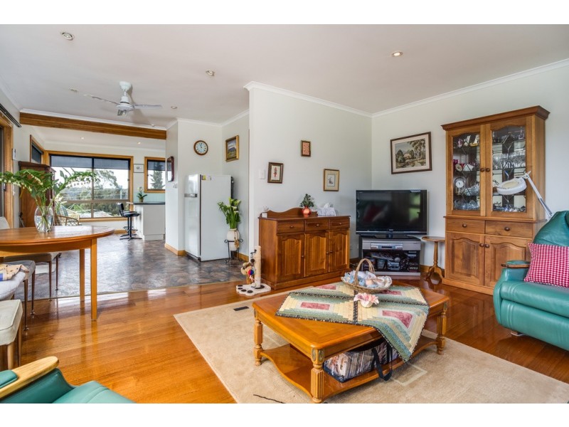 5 Taree Crescent, Gravelly Beach TAS 7276