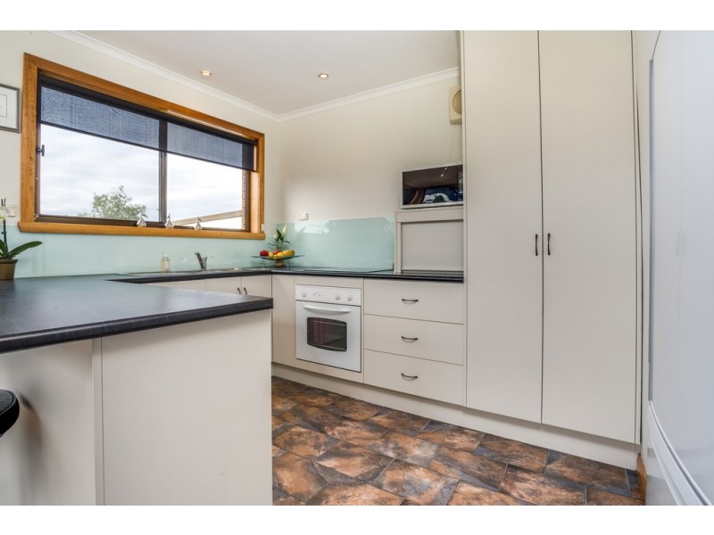 5 Taree Crescent, Gravelly Beach TAS 7276