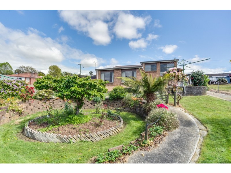 5 Taree Crescent, Gravelly Beach TAS 7276
