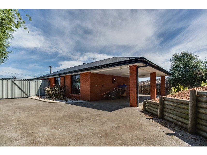 19 Bill Grove, Mowbray TAS 7248
