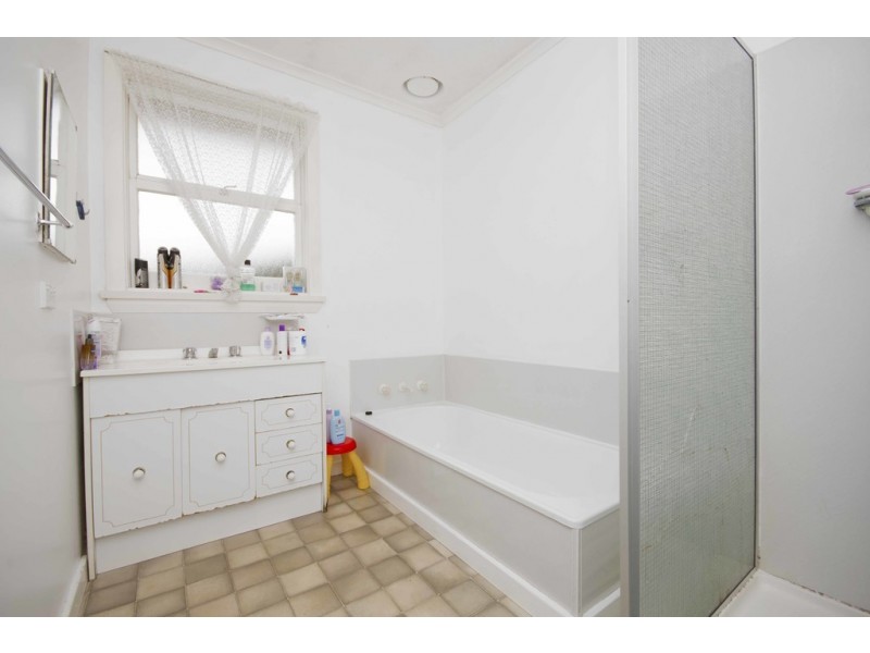 12 Chestnut Road, Youngtown TAS 7249