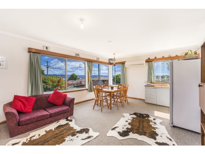 1 Woodland Grove, Newnham TAS 7248