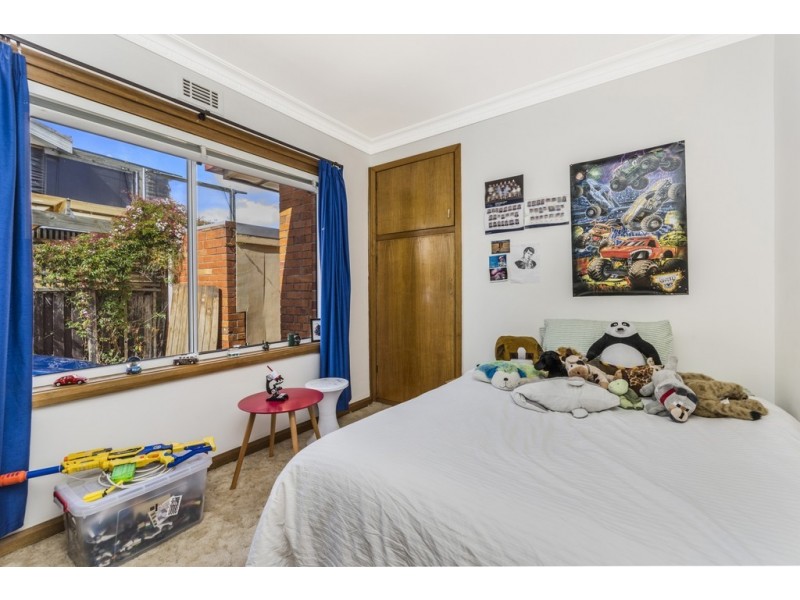 1 Woodland Grove, Newnham TAS 7248