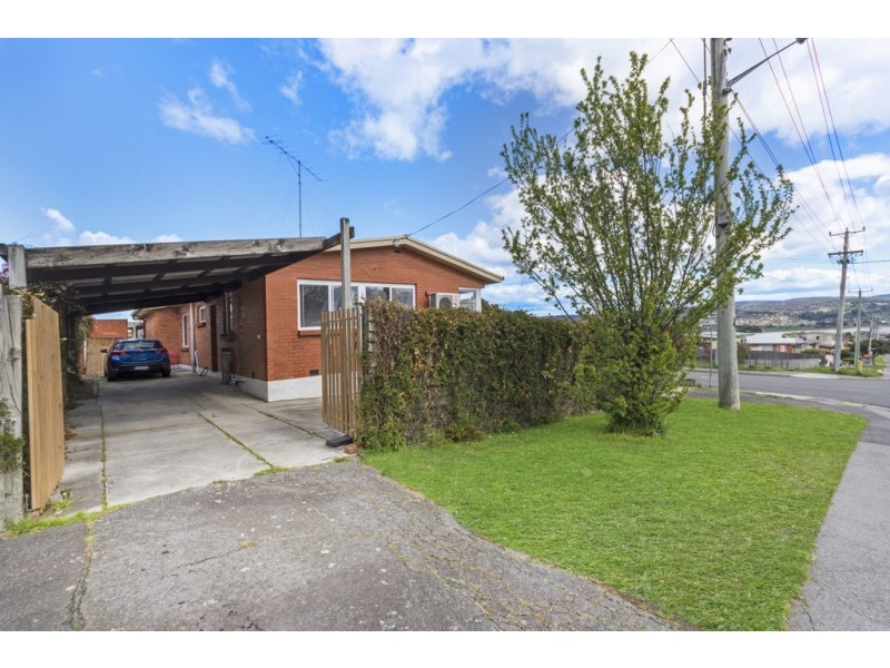 1 Woodland Grove, Newnham TAS 7248