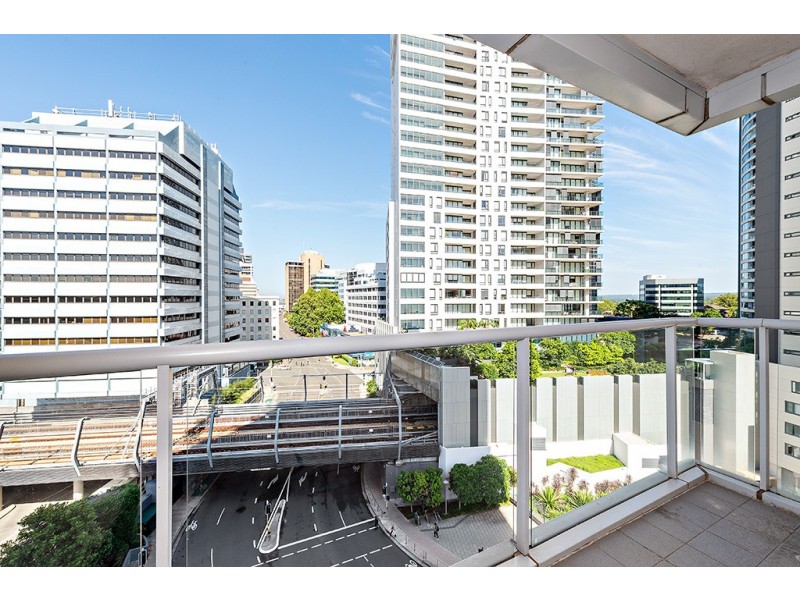 1015/2A Help Street, Chatswood NSW 2067