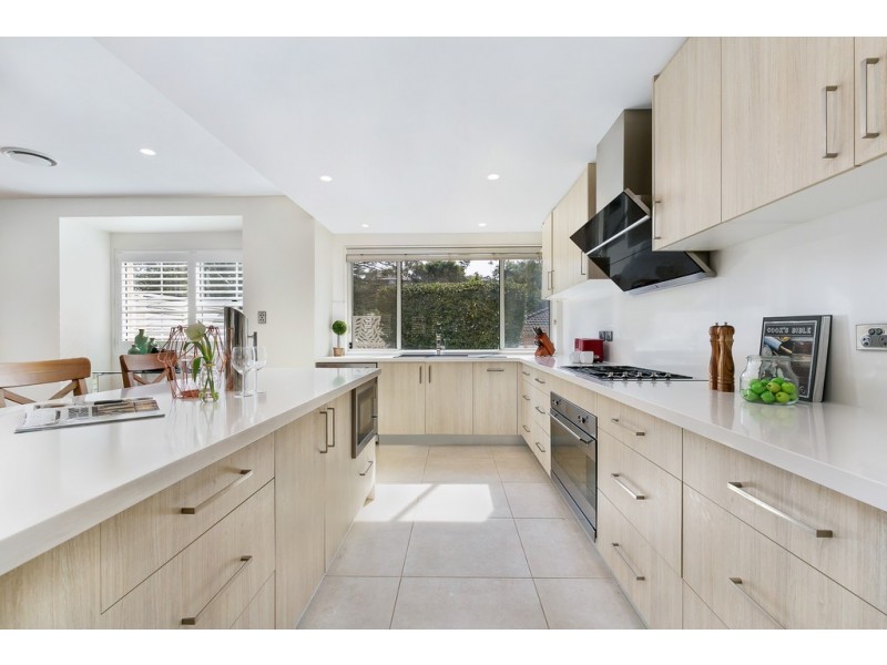 4 Hovey Avenue, St Ives NSW 2075