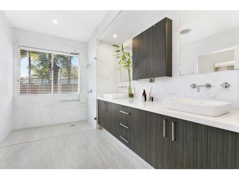 4 Hovey Avenue, St Ives NSW 2075