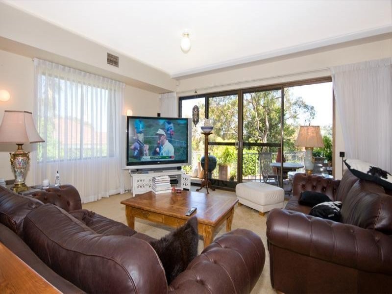 40 Emerstan Drive, Castle Cove NSW 2069