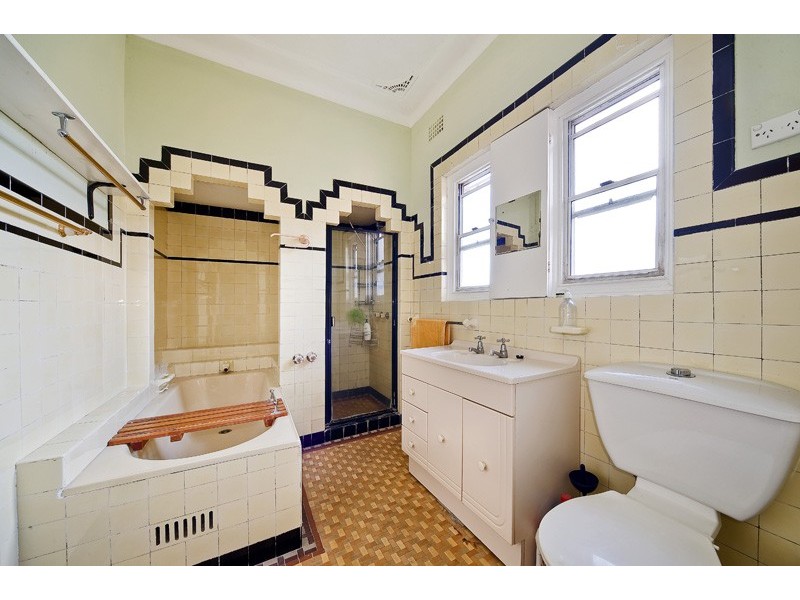 26 Carnarvon Road, Roseville NSW 2069