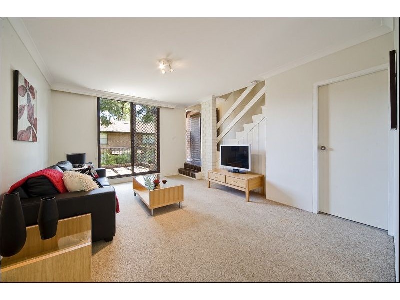 Townhouse 17/3 Barton Rd, Artarmon NSW 2064