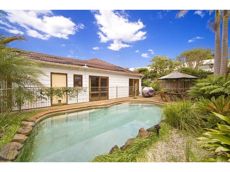 84 River Avenue, Chatswood West NSW 2067