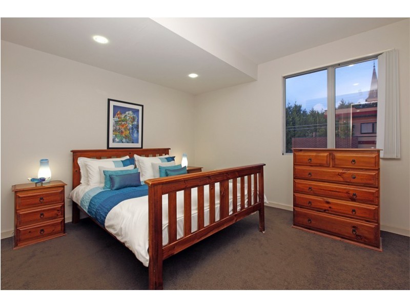 2/107 Plenty Road, Preston VIC 3072