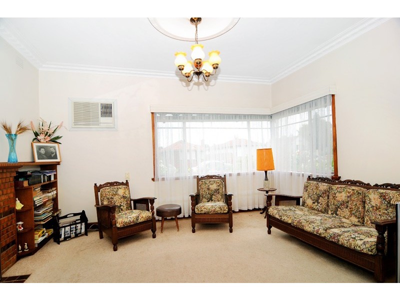 21 Broadhurst Avenue, Reservoir VIC 3073
