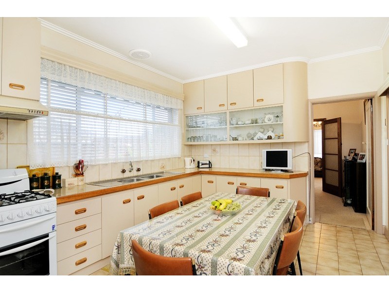 21 Broadhurst Avenue, Reservoir VIC 3073