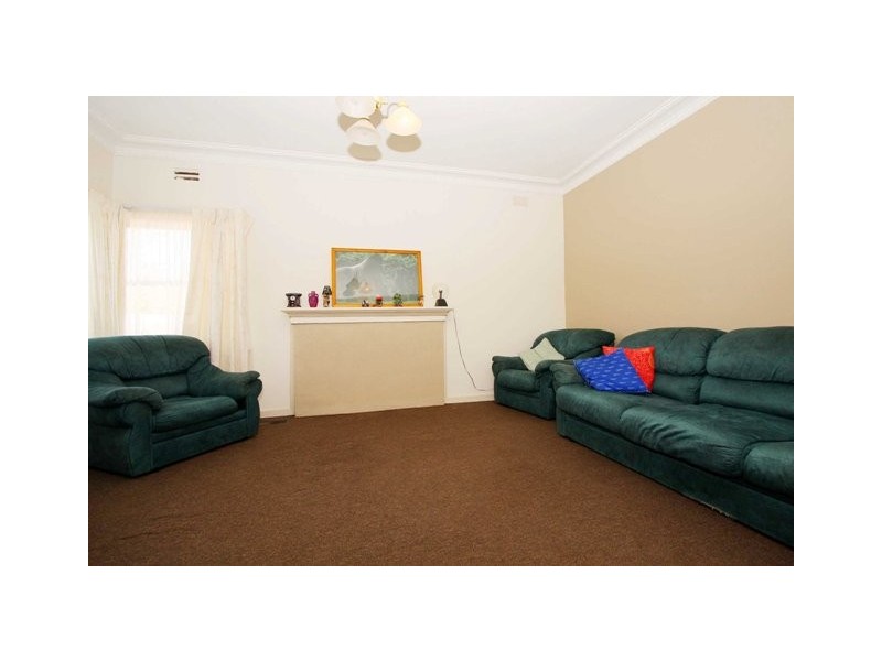 1027 High Street, Reservoir VIC 3073