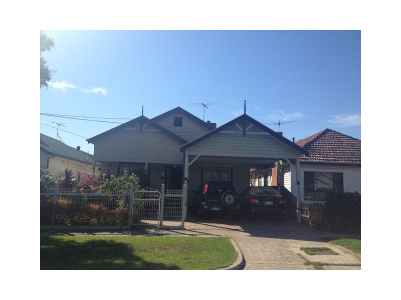 24 COMPTON STREET, Reservoir VIC 3073