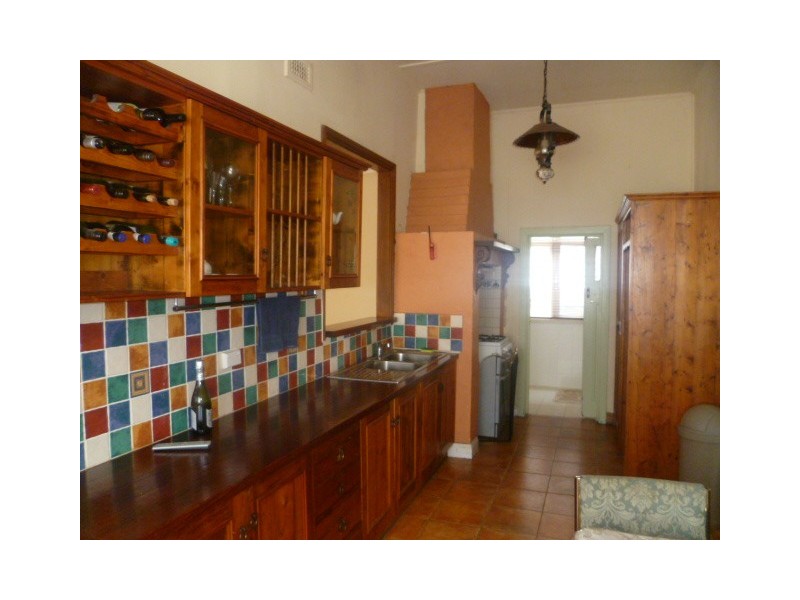 24 COMPTON STREET, Reservoir VIC 3073