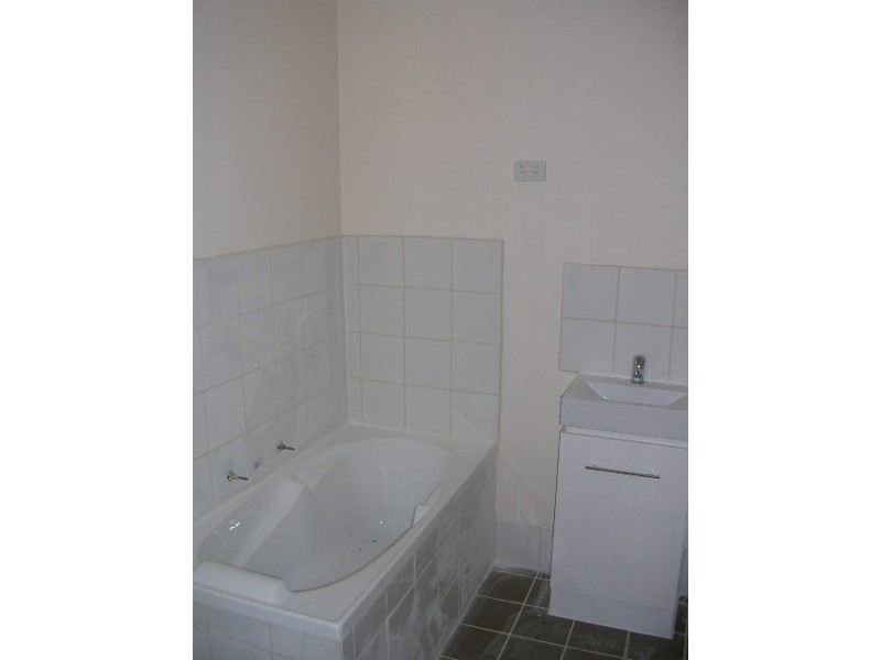 21  Esther Street, Preston West VIC 3072