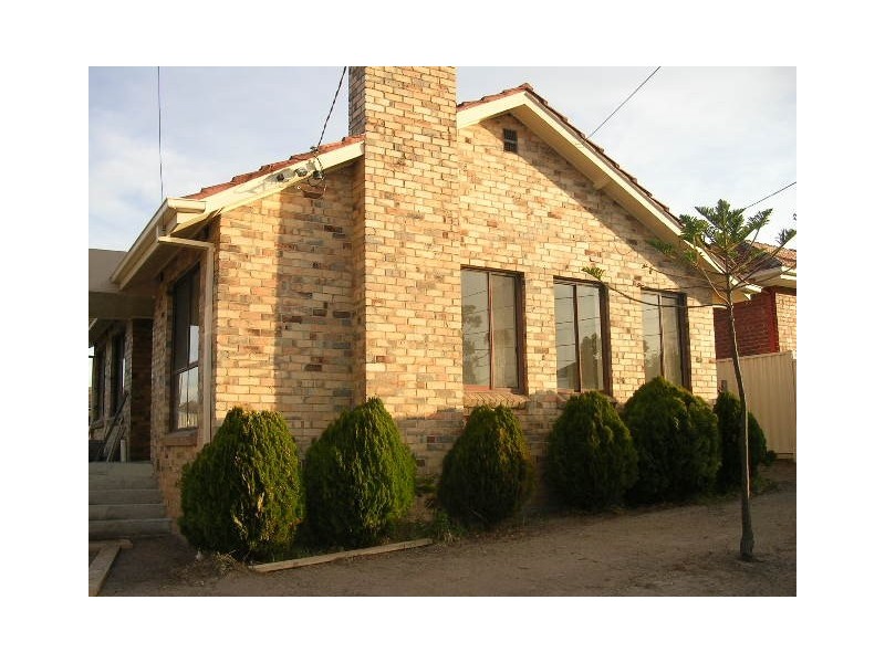 7 Laha Crescent, Preston VIC 3072