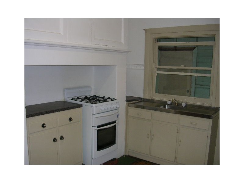 6 Kitchener Grove, Preston VIC 3072