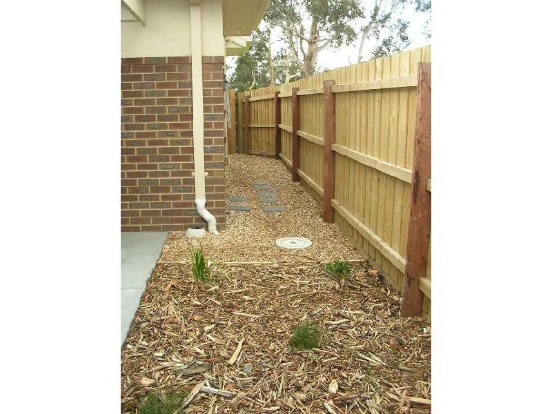 3/4 Elsey Road, Reservoir VIC 3073