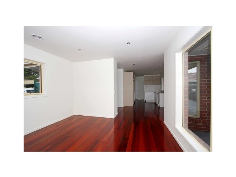 2/15  Fyfe Street, Reservoir VIC 3073