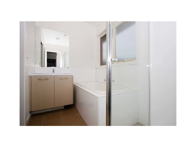 2/15  Fyfe Street, Reservoir VIC 3073