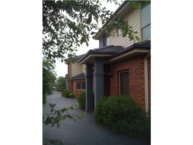 3/67 Thackeray Road, Reservoir VIC 3073