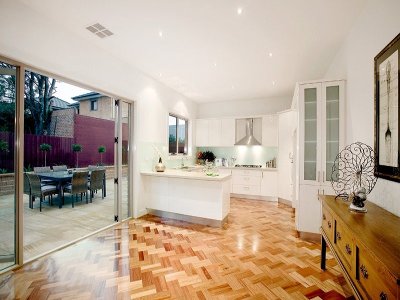 21 Violet Grove, Kew East VIC 3102