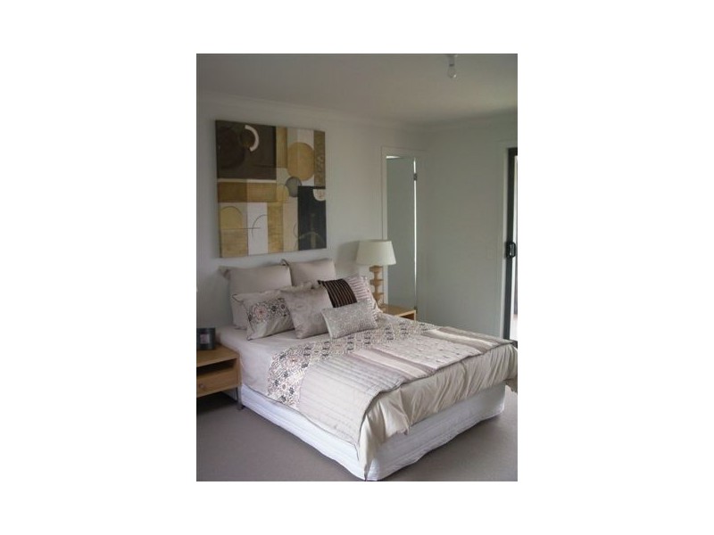 4 Maahu Amble, South Morang VIC 3752